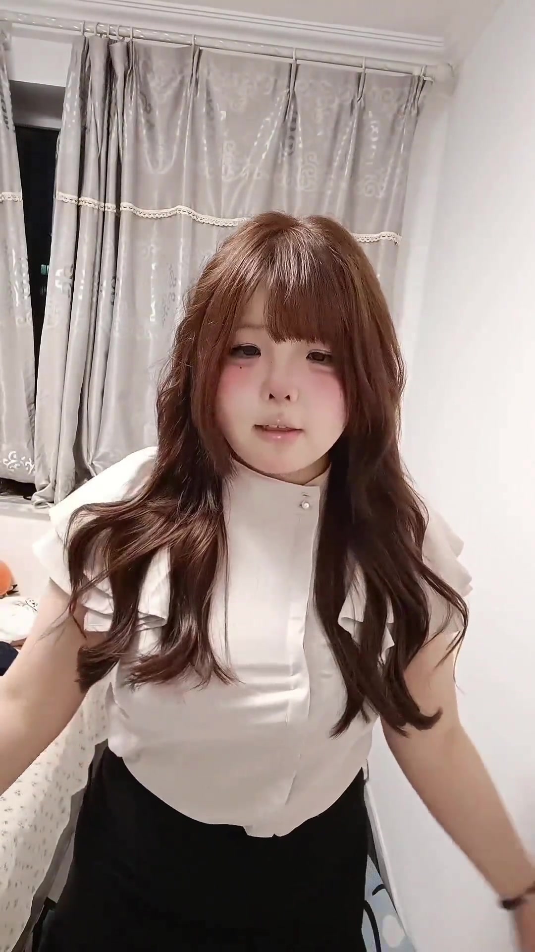 夏日温柔奶茶色,显白又高级的发色推荐