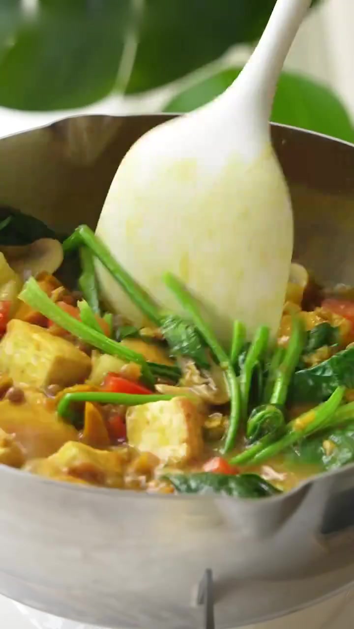椰香咖喱时蔬浓郁味道让人无法拒绝！超下饭的素食家常菜～按头安利超好吃