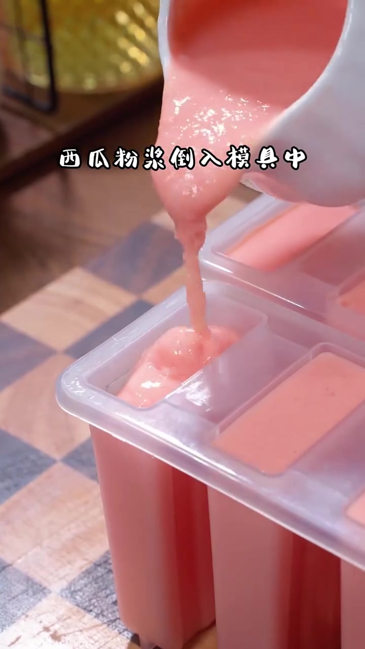 天气太热了，就适合吃点凉快的！跟着学做菜