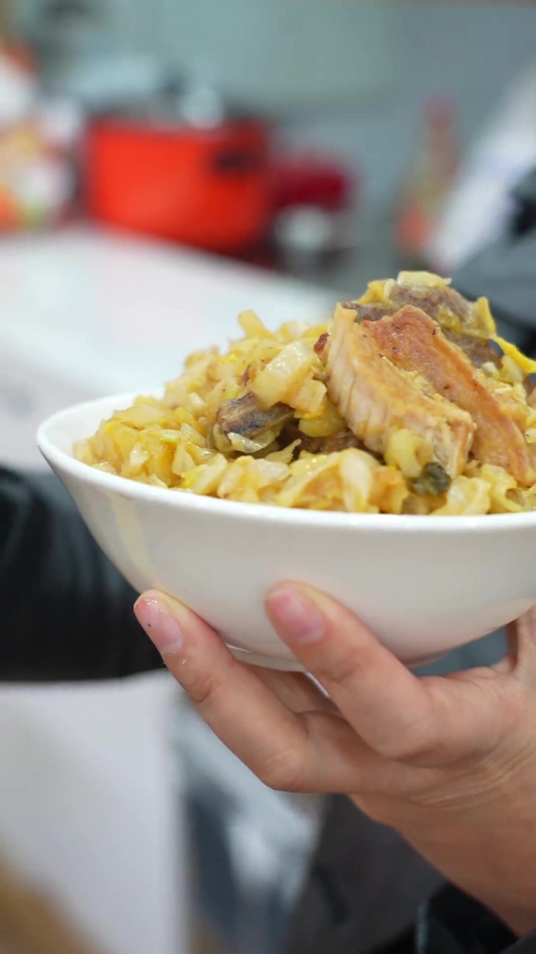 亲不过的姑舅,香不过的猪肉烩酸菜