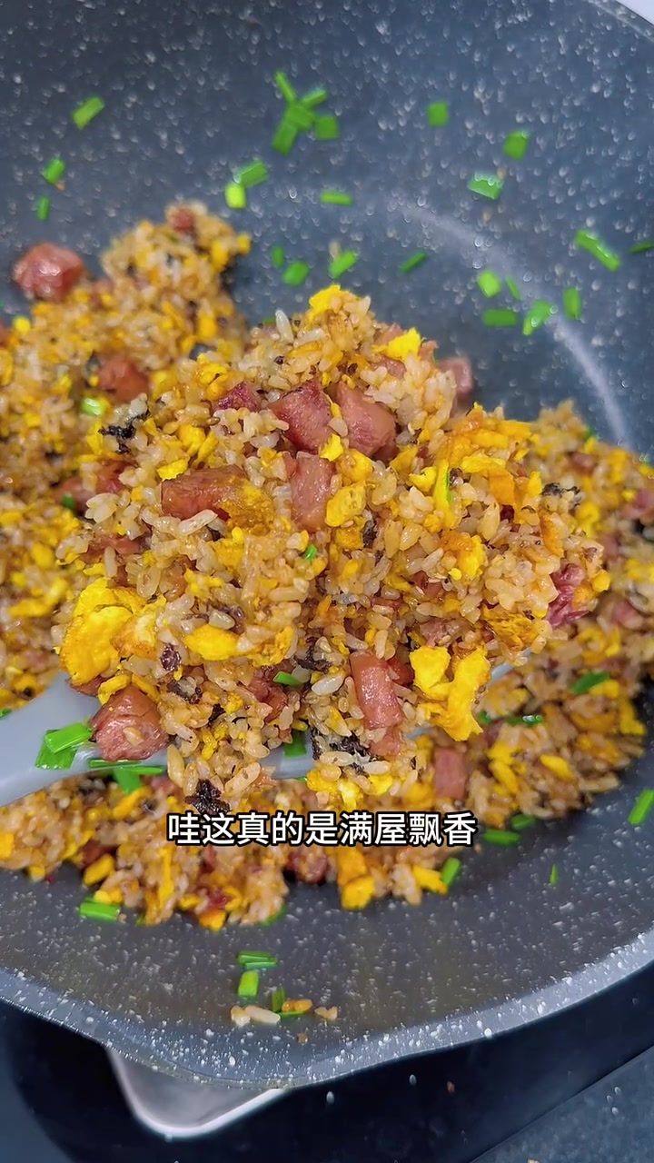 早上老公说想吃午餐肉海苔炒饭,我自己又想吃油条包麻糍,喜欢做美食的好处,就是想吃立马动手「