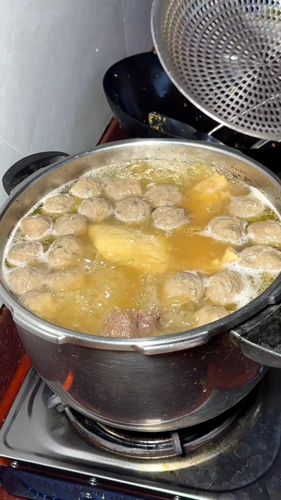天气热，来一碗牛肉丸粿条汤，满满都是料，真的好满足