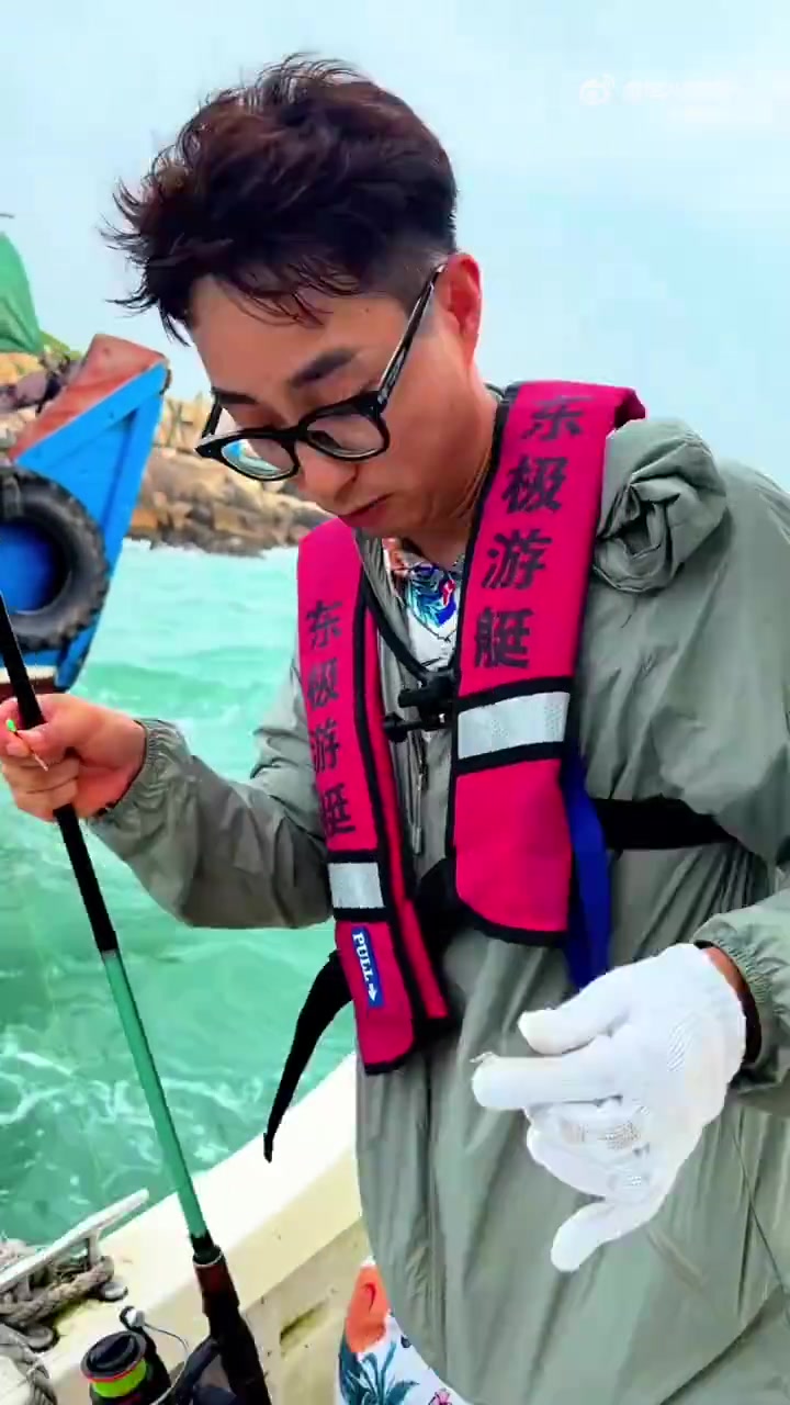 东极岛海钓:一场“鱼获满仓”的狂欢冒险  奔赴东海之极,解锁海钓快乐 在祖国最东边的东极岛
