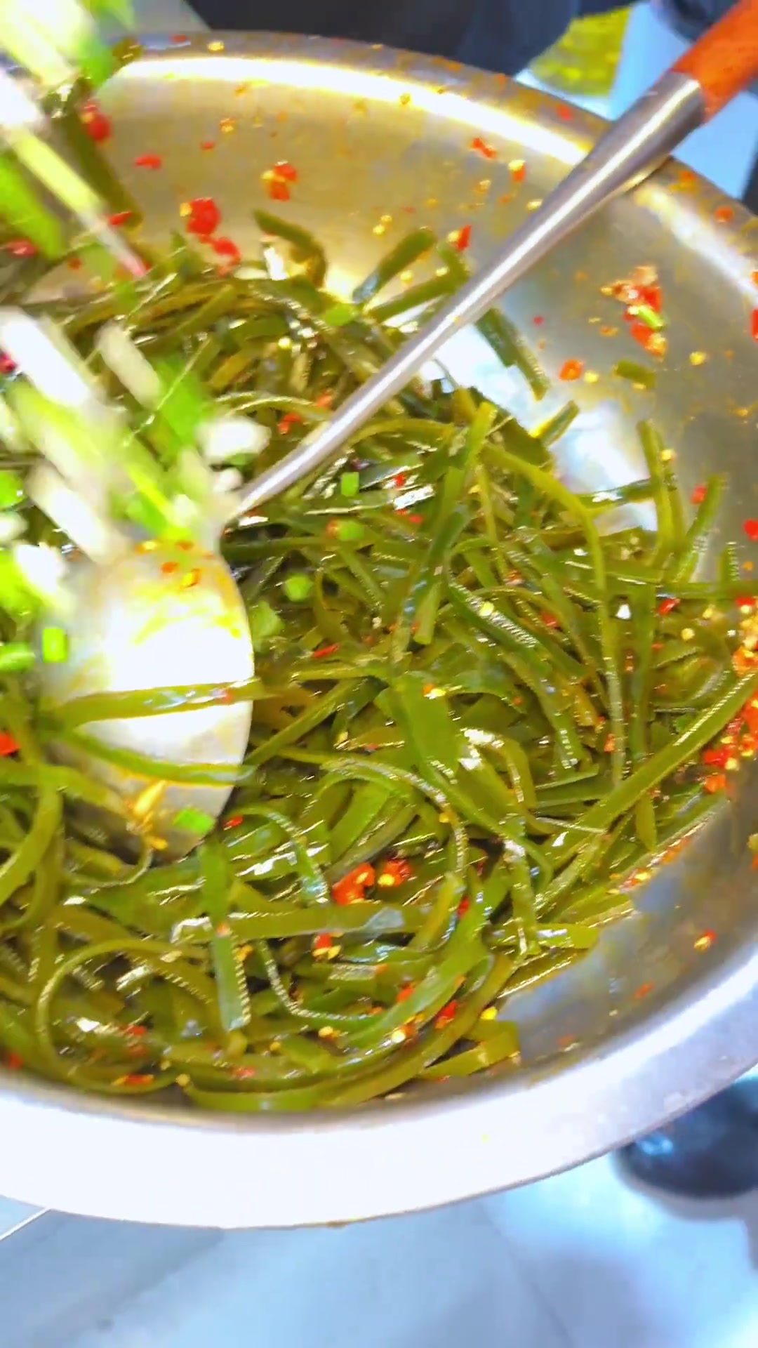 我家日做80多快餐菜品，8个凉拌菜用它超简单！