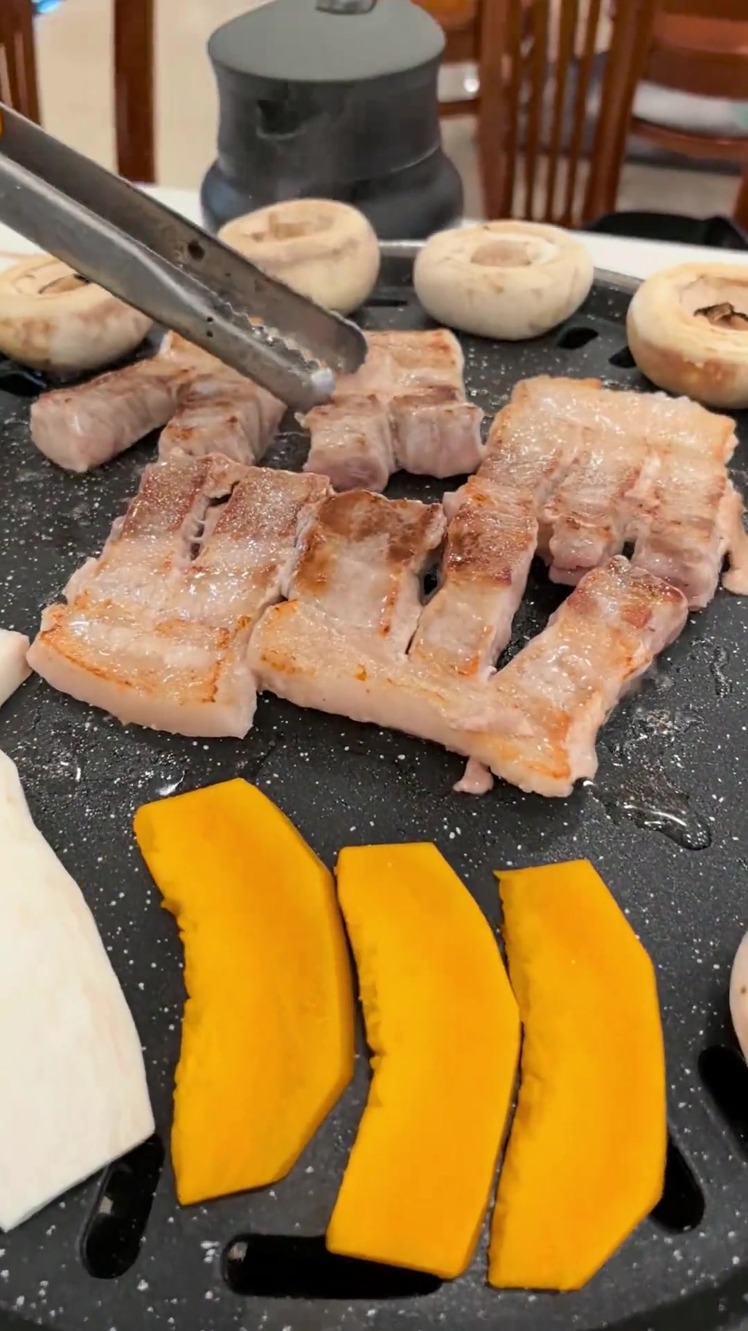 又给大家找到一个北京吃好吃的地方，涮羊肉，烤肉都非常棒！