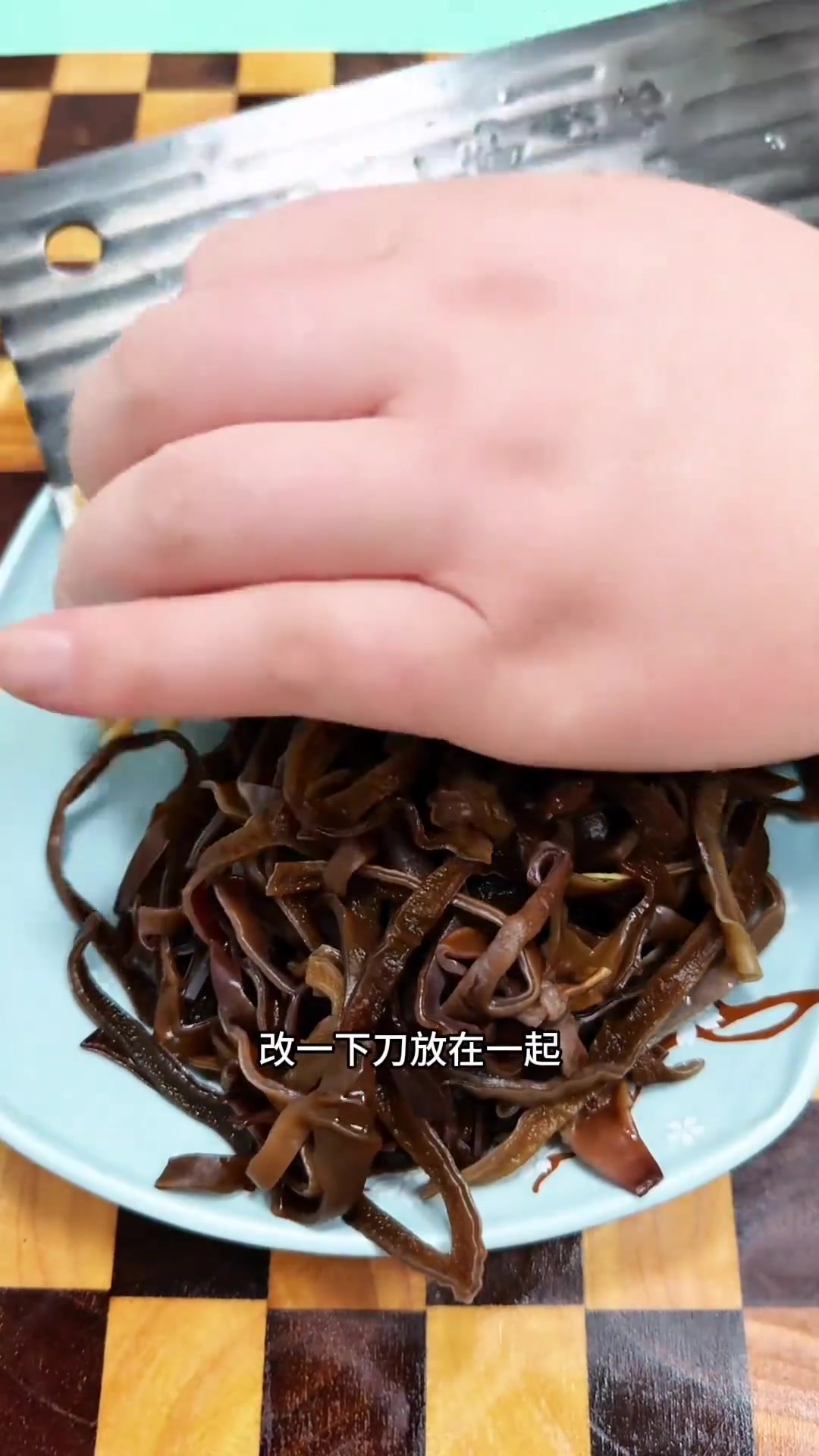 今天做个陕西东府的特色美食，辣子豆腐菜，不仅好吃，做法还简单