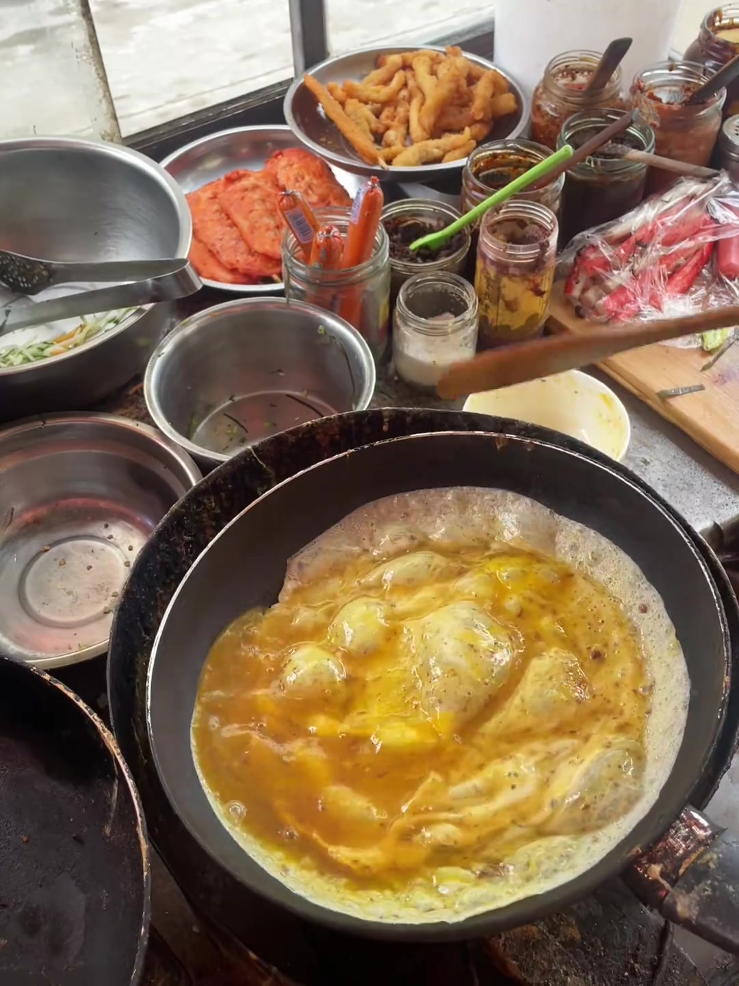 来沧州尝早餐阿姨做的虾酱鸡蛋灌饼，香得嘞！
