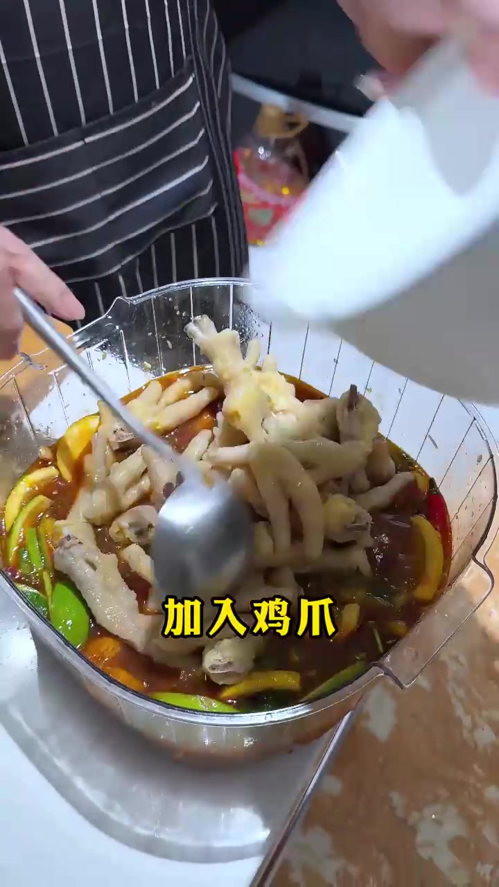 一到夏天，就好这一口！百香果柠檬凤爪，太好吃了！