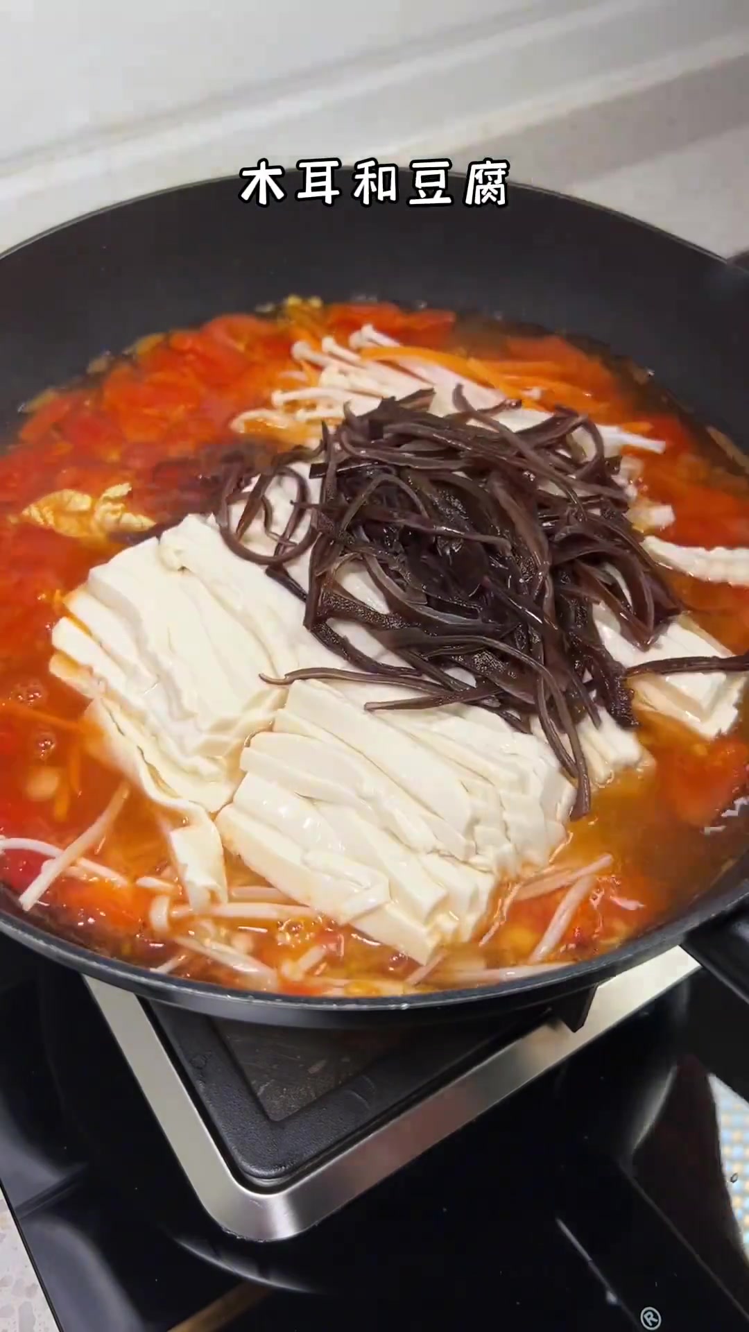 这个酸辣豆腐汤真的太好喝了！大餐后吃的油腻了可以来上一碗！