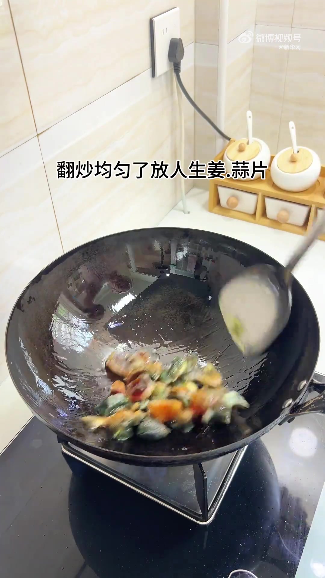 夏日炎炎，胃口不好的人，可以试试这道冬瓜皮蛋瘦肉汤，超级鲜美！（爱美食的欧涵妈妈）