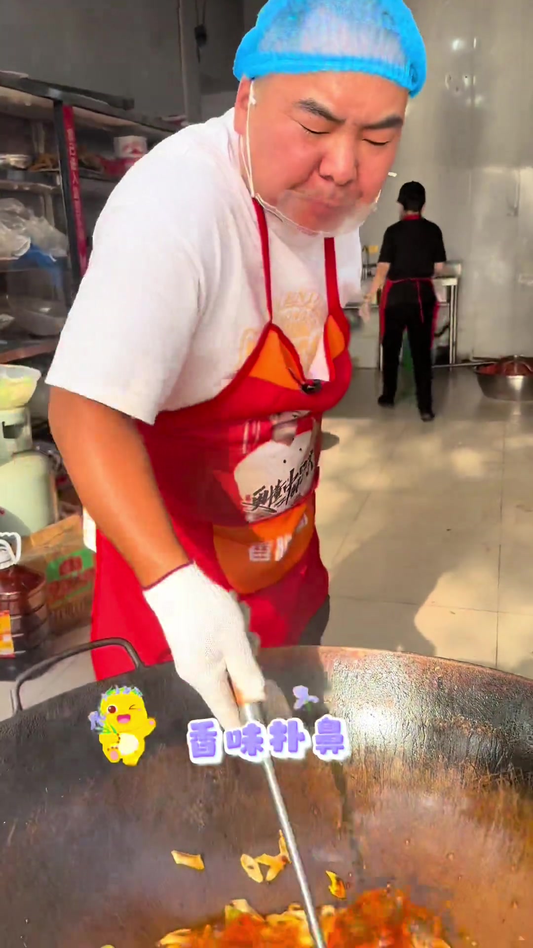 漂亮熟食今天的蒜蓉小龙虾教程比较简单,快快学起来吧