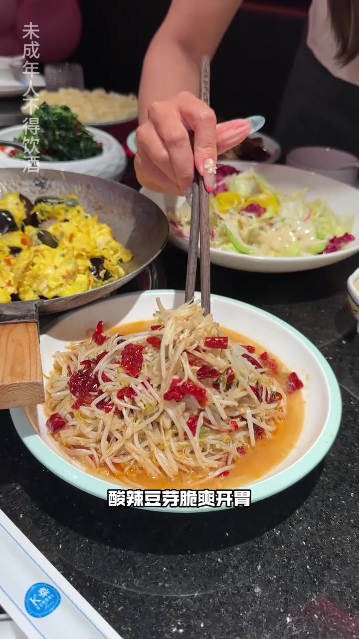 人均几十吃龙虾烧烤过瘾还能唱K三小时，姐妹们速来！