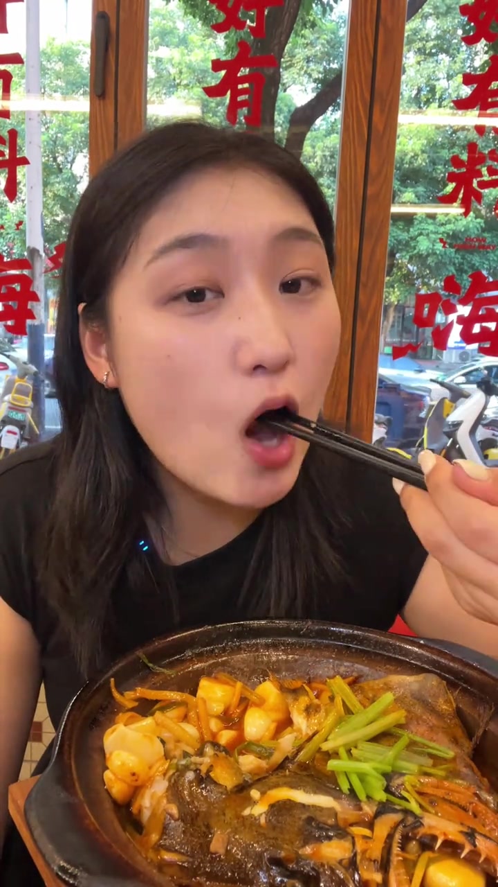 没想到现在吃烧烤还送波士顿龙虾！