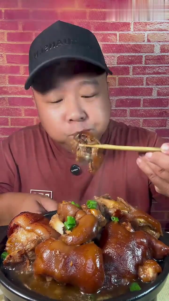 砂锅红烧猪蹄煲，大米饭今天晚上就吃这个啦开饭