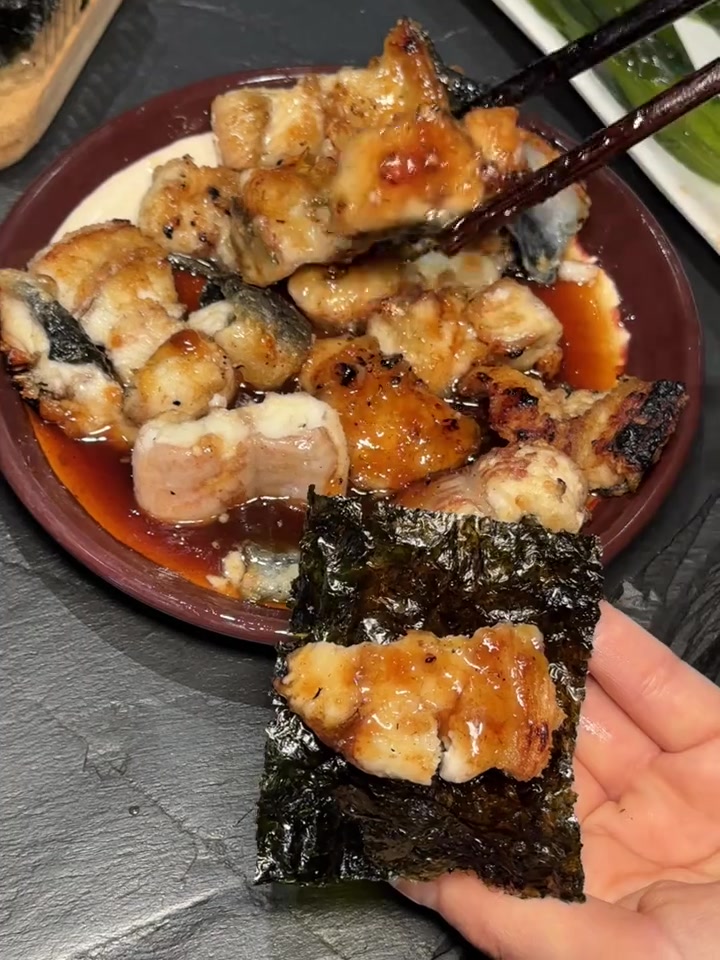好朋友里面请,一起去吃大大大烤鳗鱼,寻味烟火气