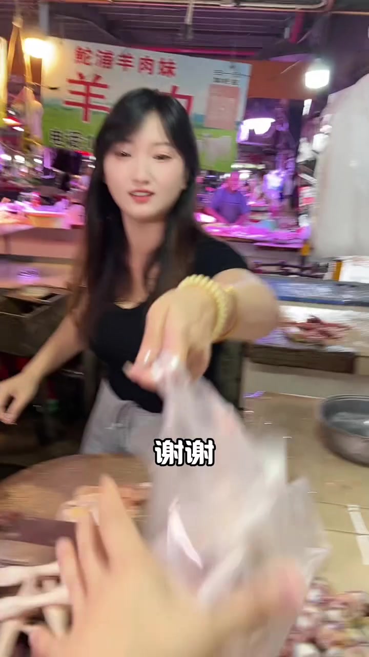 租金到手,菜市场实现儿时炸串自由