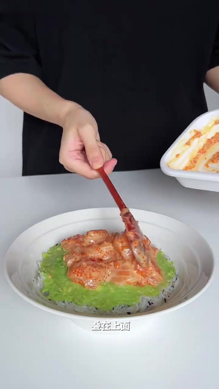 沉浸式早餐vlog|三文鱼牛油果拌饭葡萄冻冻茶