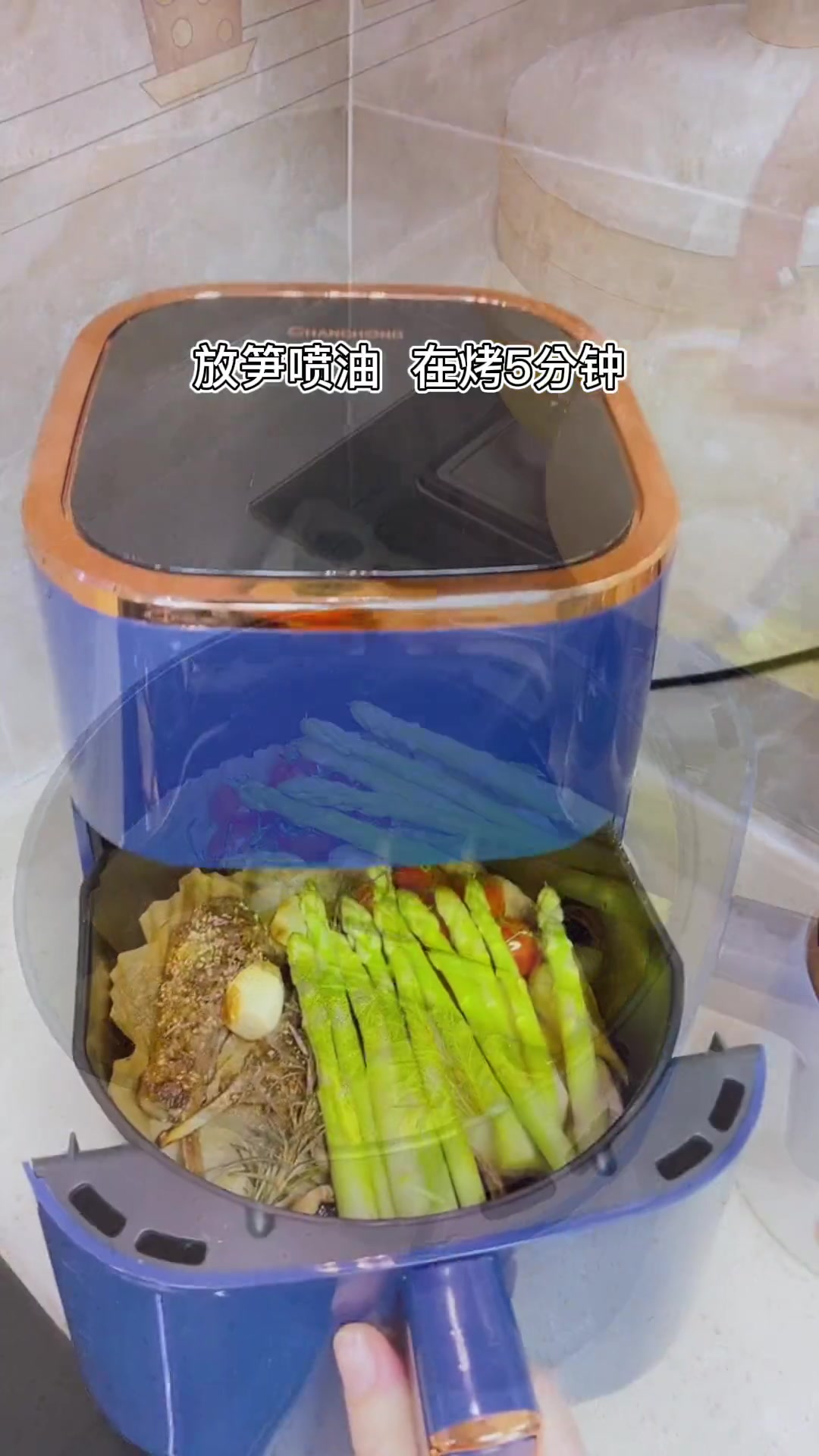早餐一定要吃得像有人一样,自从有空气炸锅,羊排,鸡排,牛排,海鲜,蔬菜,面包,蛋糕,万物皆