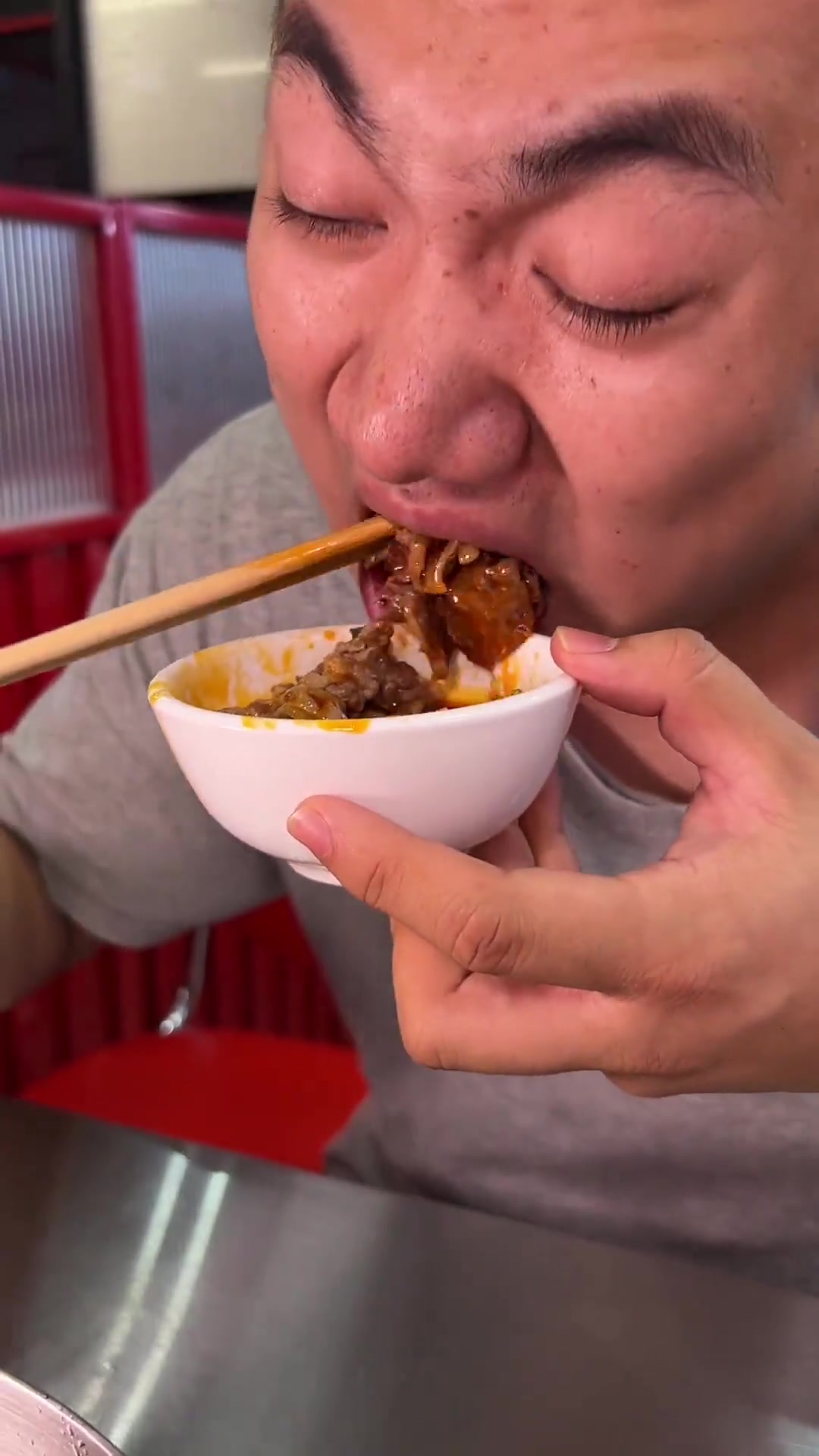 吃肉吃肉！潮汕牛肉配上重庆火锅老余来了！