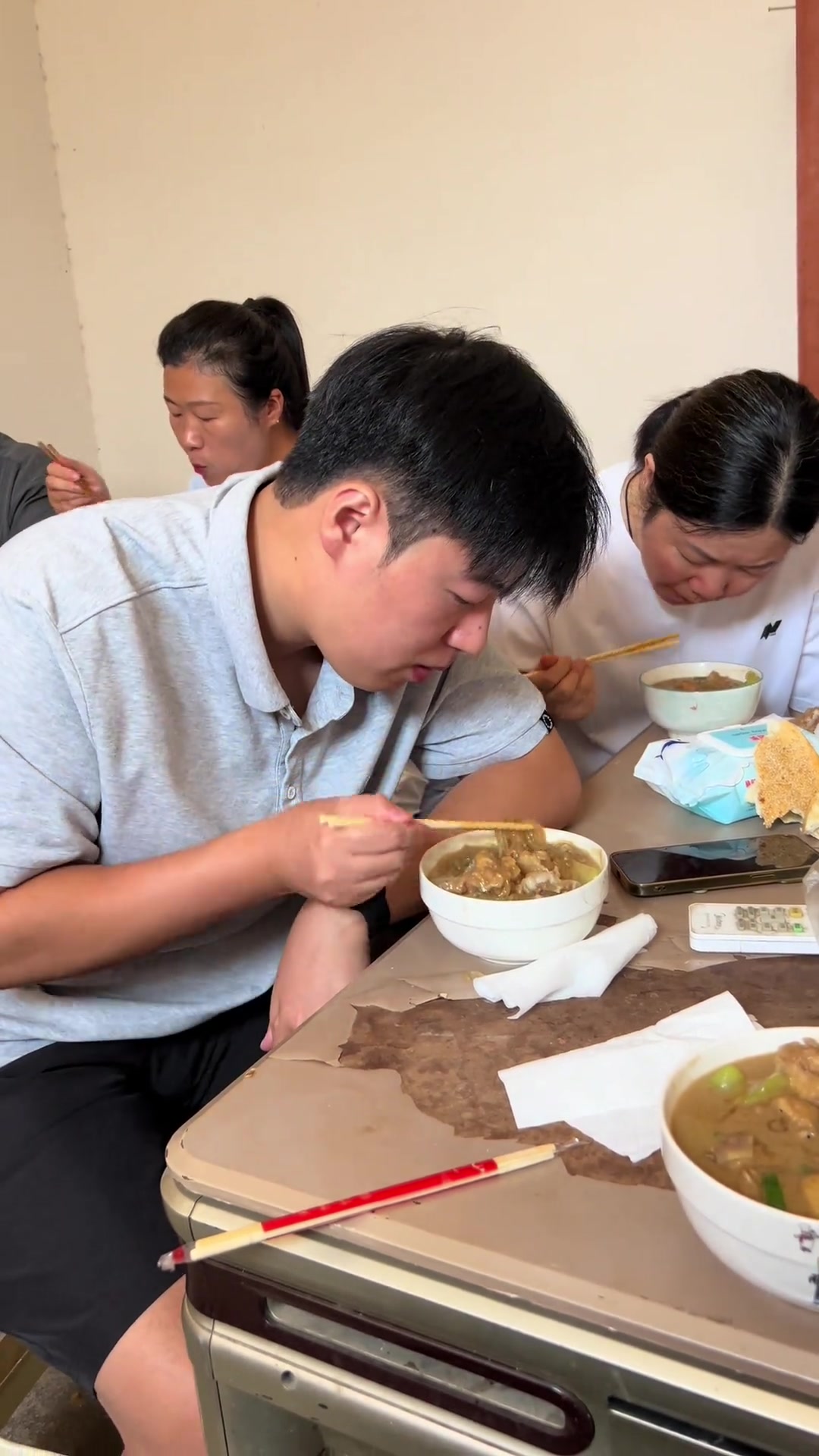 粉条炖鸡真的很好吃!简简单单又是一餐……