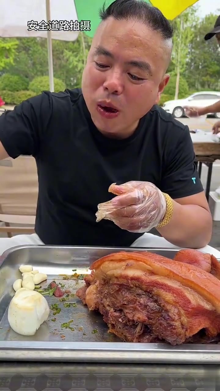 挑战路边摊猪头肉自助，结果不让吃了