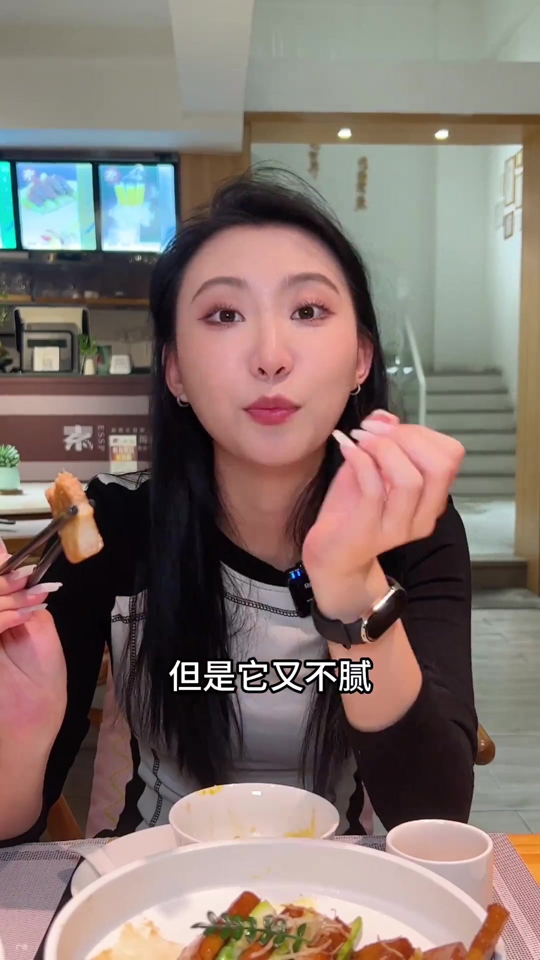 现在的素菜馆都这么花里胡哨的吗？！