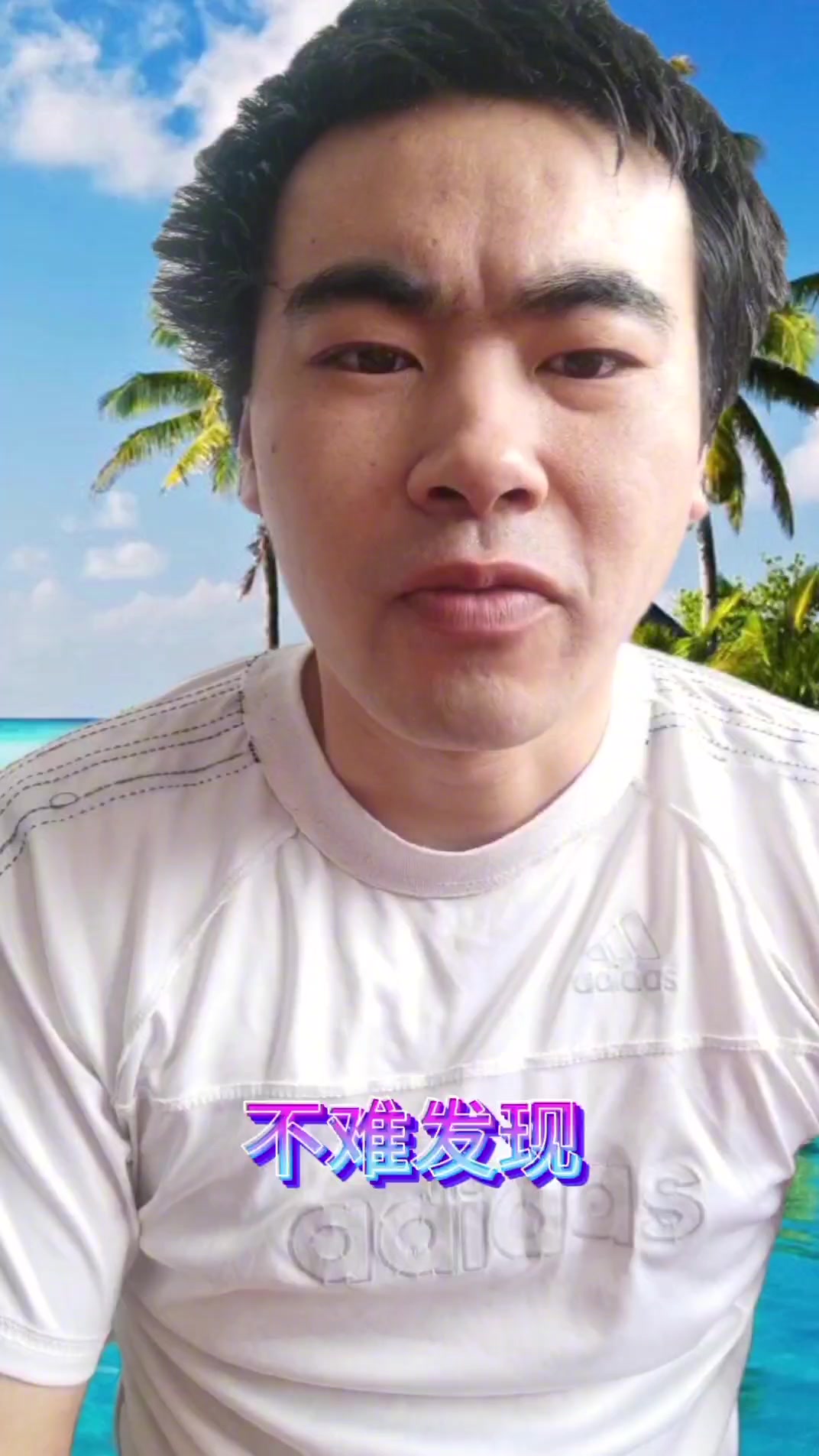 小女孩吃鱿鱼,可爱吃相惹情趣