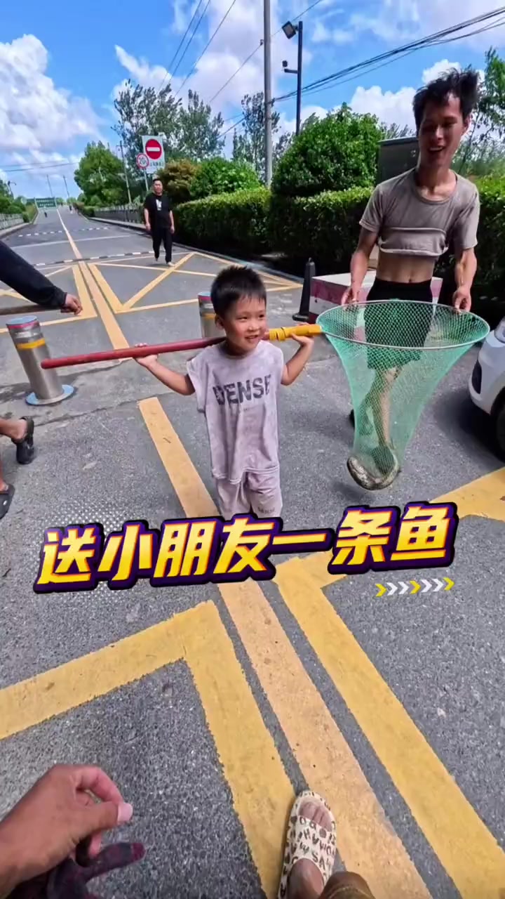 钱塘江抢潮头鱼!重在一个“抢”字。今天带你们去抢鱼