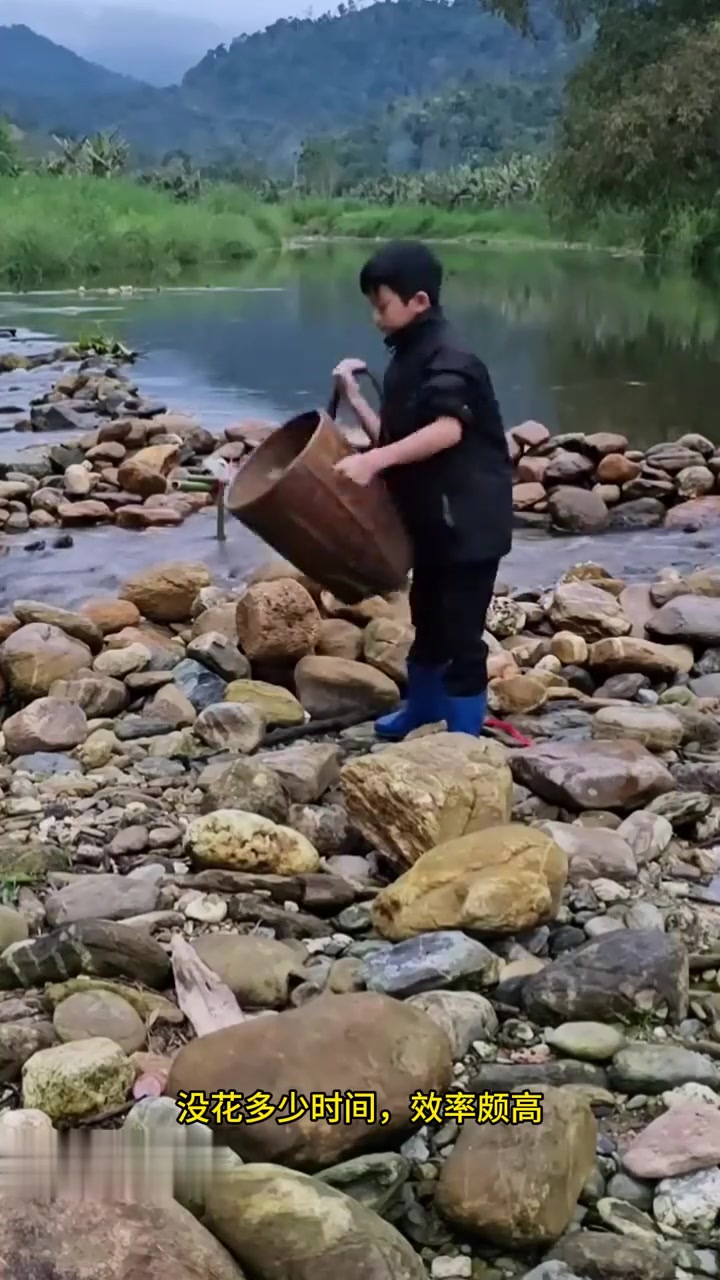 小志靠排水管捕鱼，狂揽，75万，致富秘籍曝光