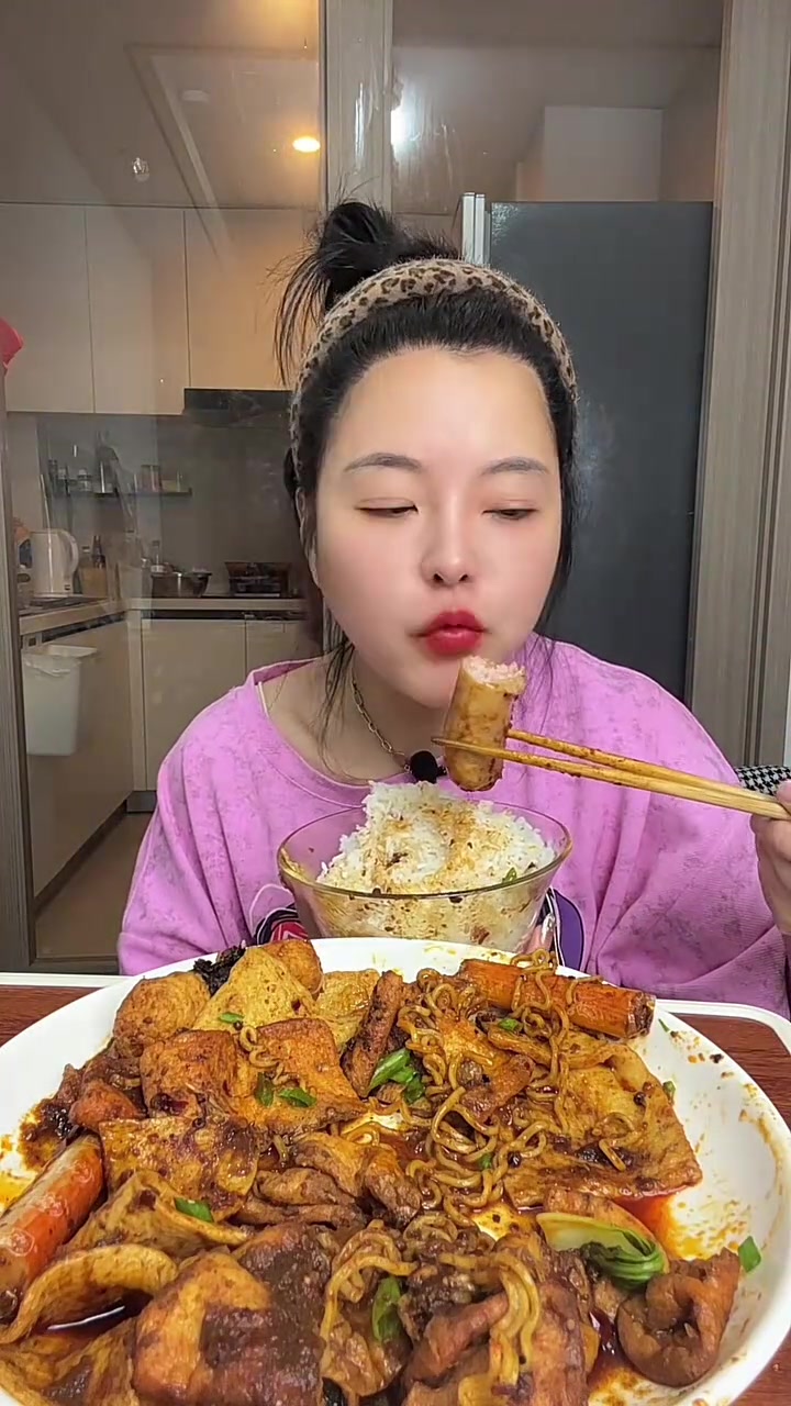 麻辣香锅红烧鸡蛋盖浇饭
