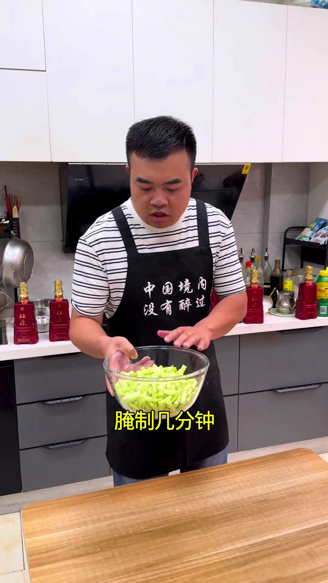 很多人不知空心菜根子比叶子更好吃