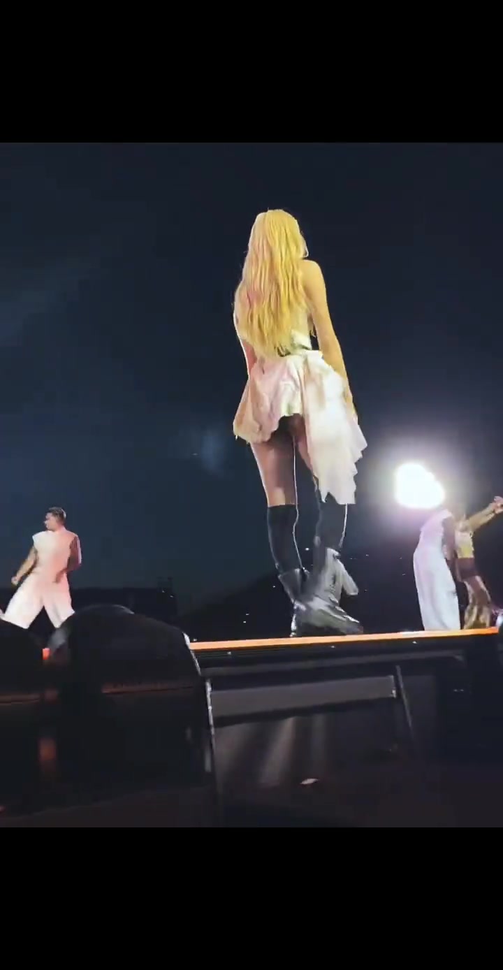 正主带头磕blackpink世界巡演的chaelisa五花肉cp