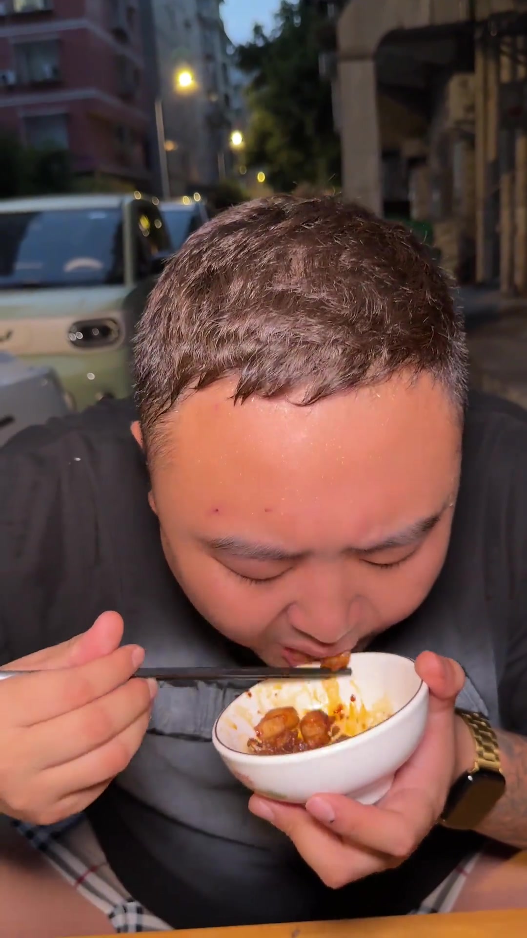 乐山爆辣江湖菜!乐山辣王主场作战!居民楼里的辣味刺客!一口颠覆味觉!