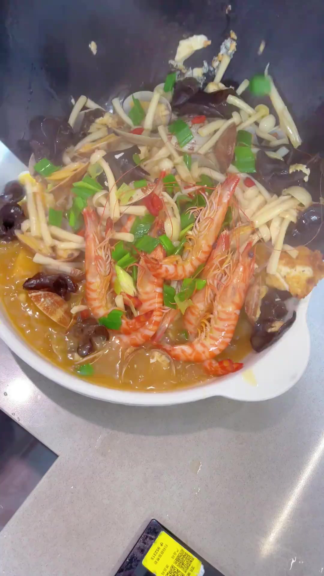 温州特色美食海鲜汤，加豆腐煮超鲜超下饭
