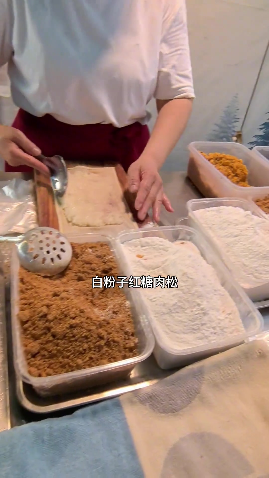 10点吃糯米包油条，既是过早也是中饭