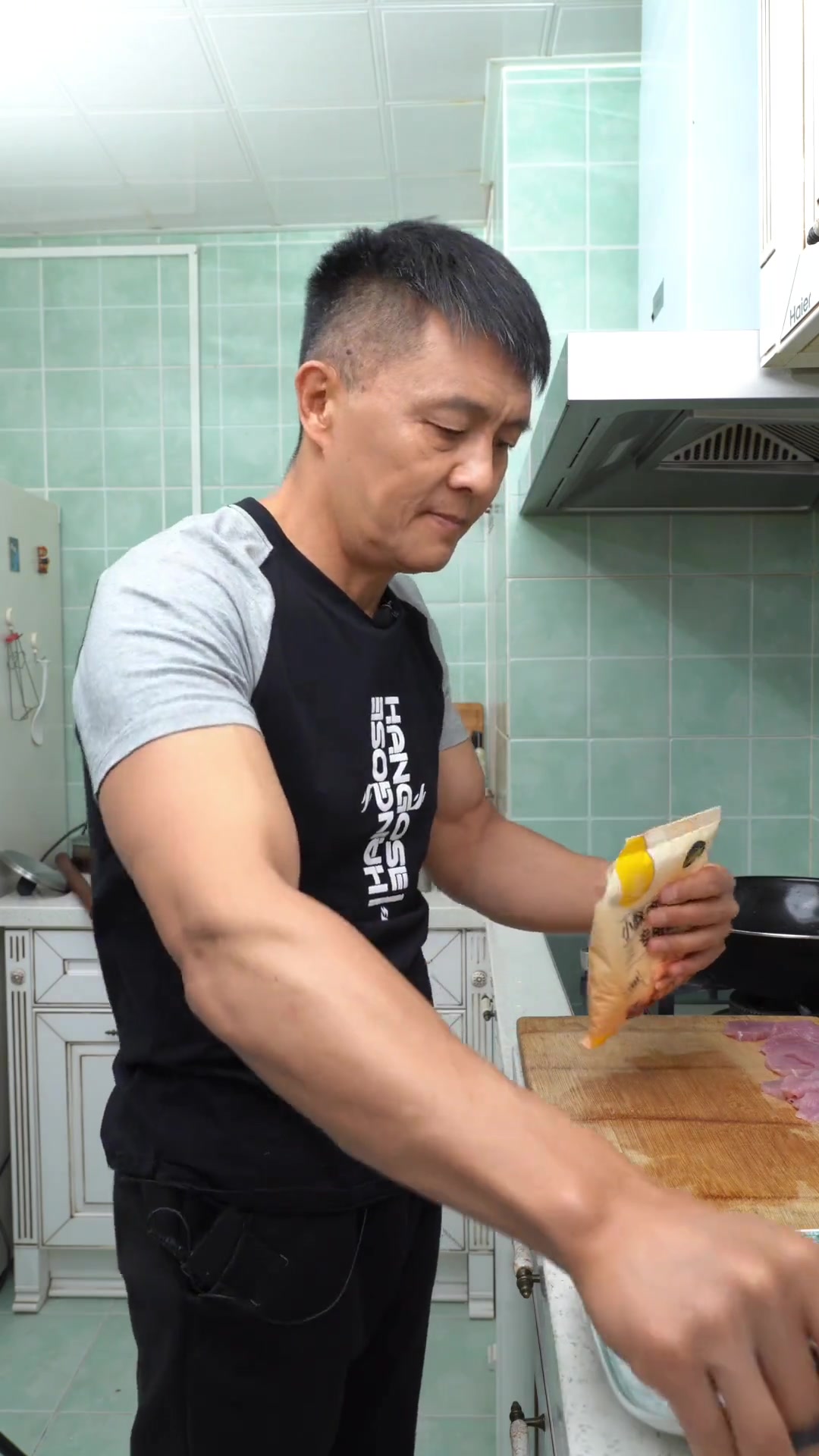 家常配料做出全家爱喝的脊肉羹汤，简单易上手