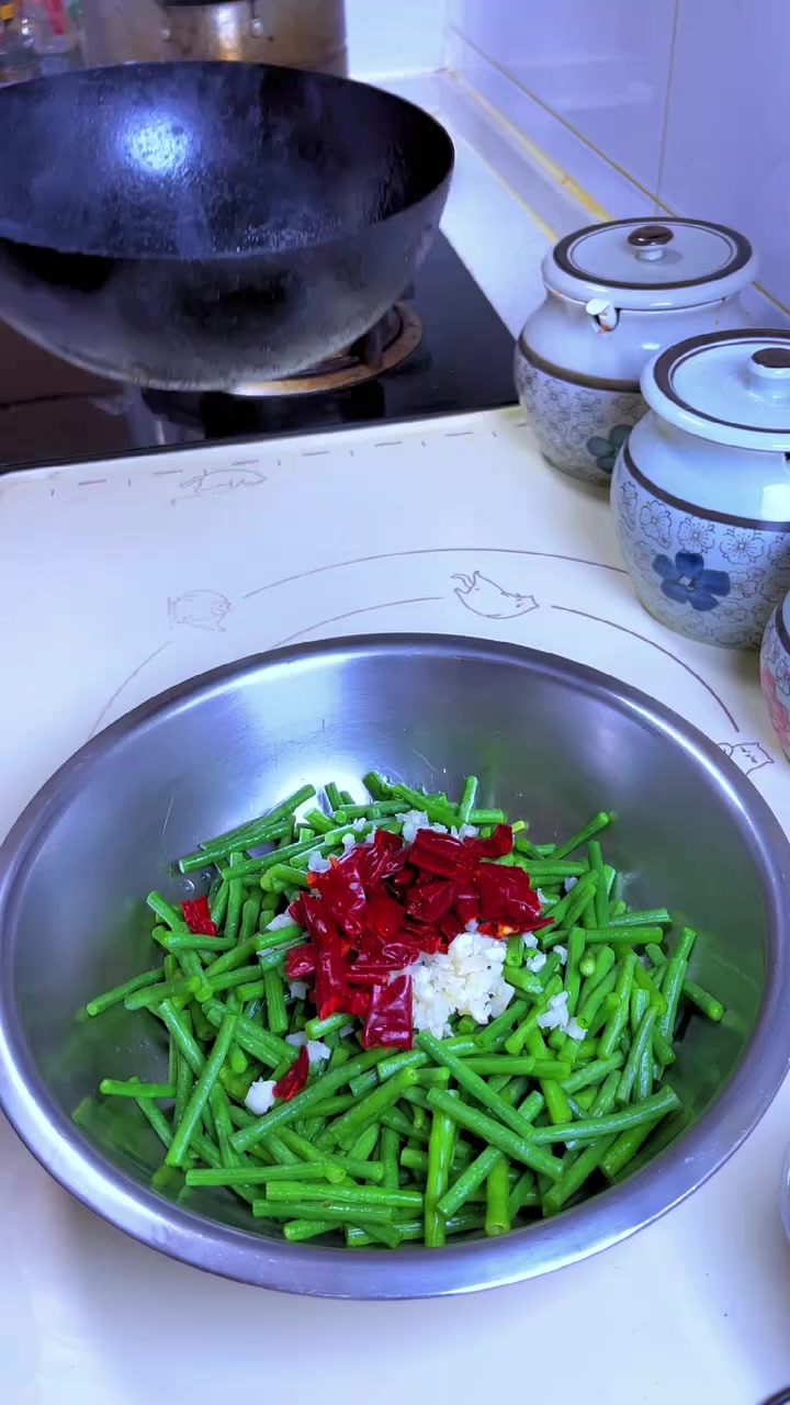 陕西家常凉拌菜炝拌豇豆，做法简单味美，速看