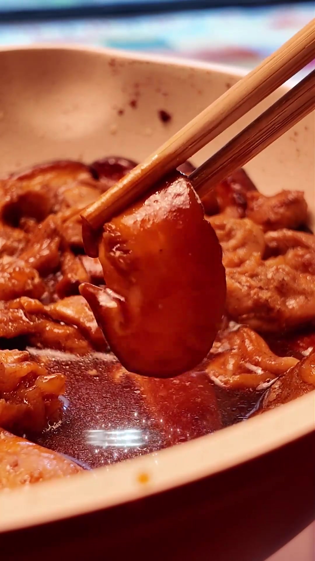 香菇鸡腿饭配浓汤,瞬间来劲!