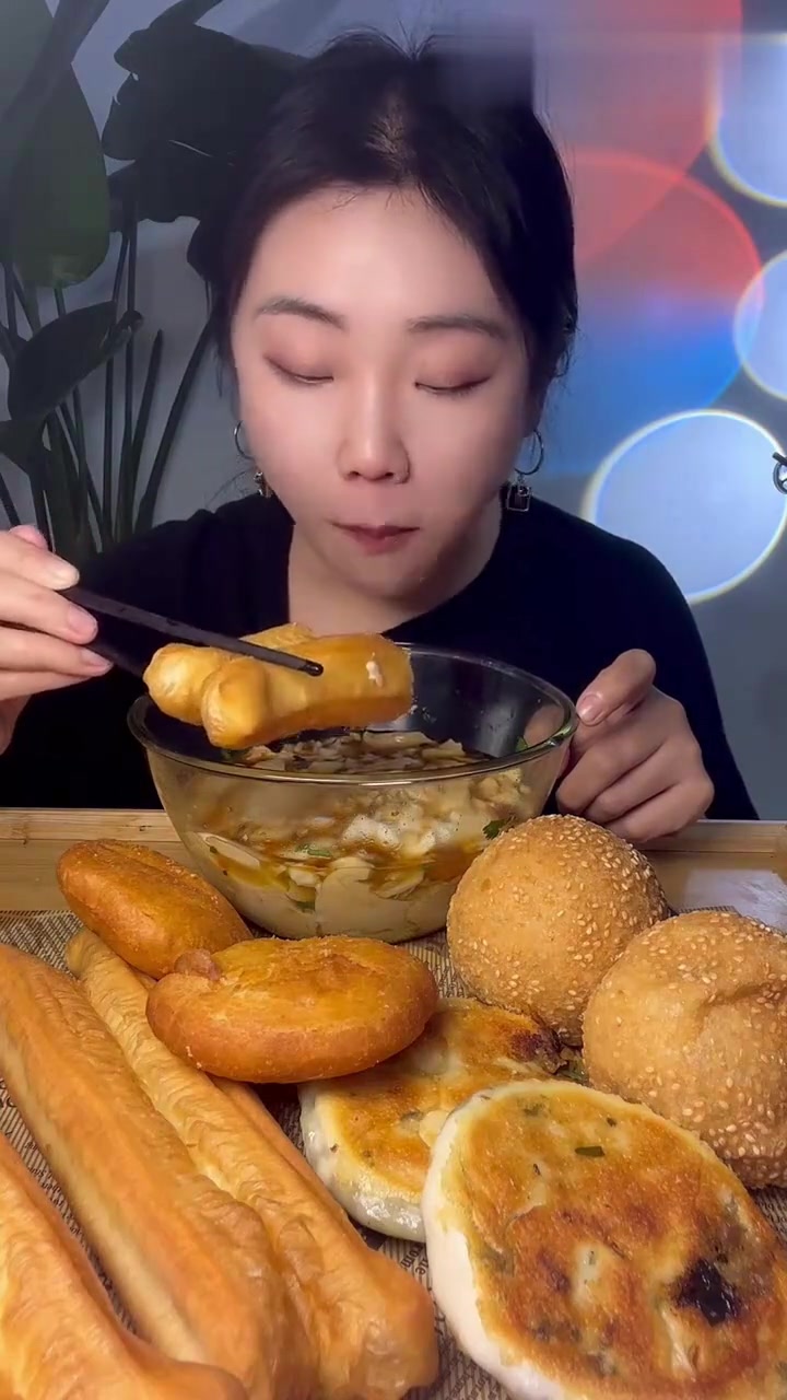 巨过瘾的早餐碳水局：胡同里的中式早餐绝啦！