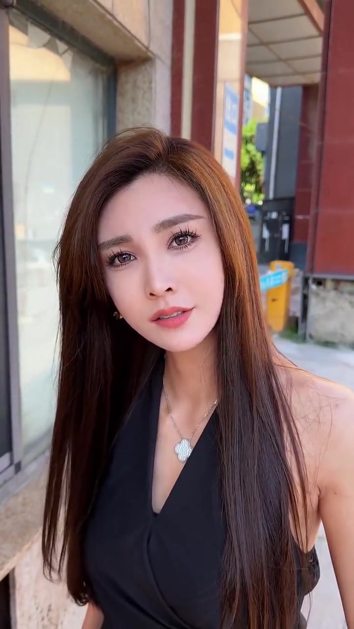 吴佳薇:我以前也热爱生活,后来被大姐和老弟调理好了