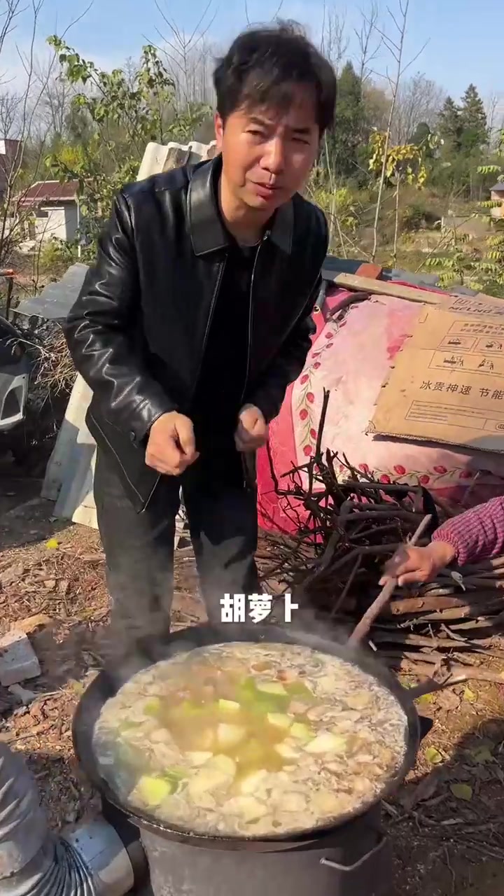 商城家乡杀猪炖菜你可怀念？……第一批回家过年的老乡已经吃上杀猪菜啦……