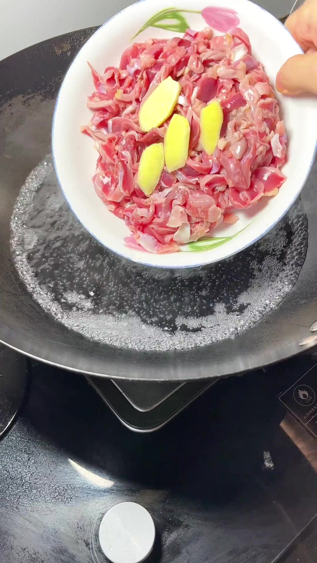 我做的泡藕带炒鸡胗超下饭，老公能吃三碗！