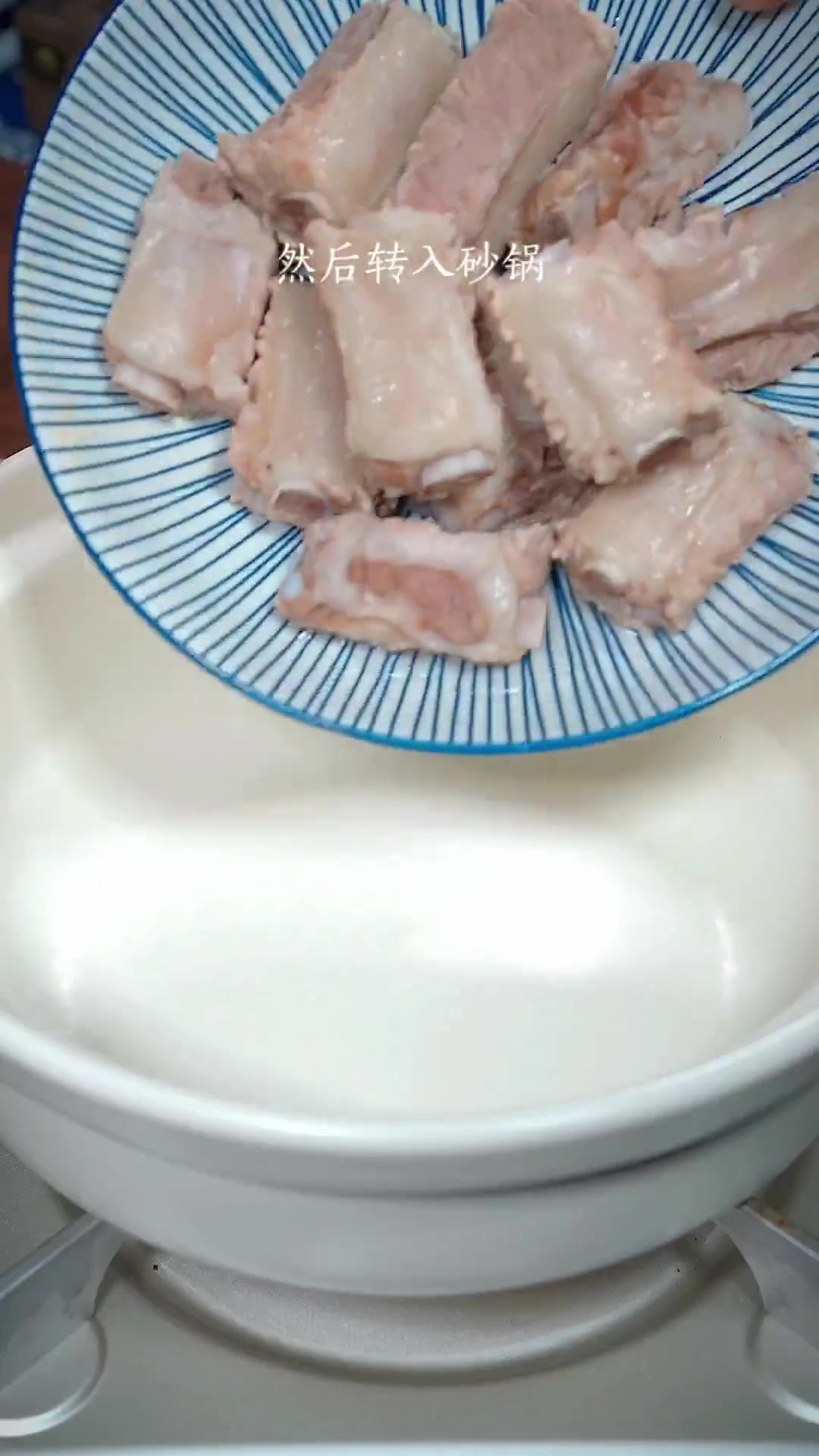 山药炖猪排骨好吃又营养的做法，全家夸你是大厨