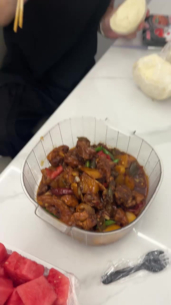 王亚龙做的大盘鸡跟买的一样