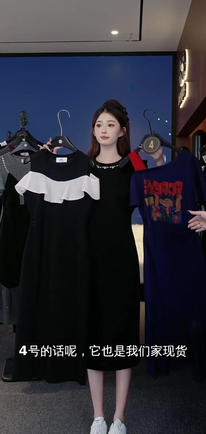 限量现货！宝藏蓝色定制露肩鱼尾裙，快来试穿！