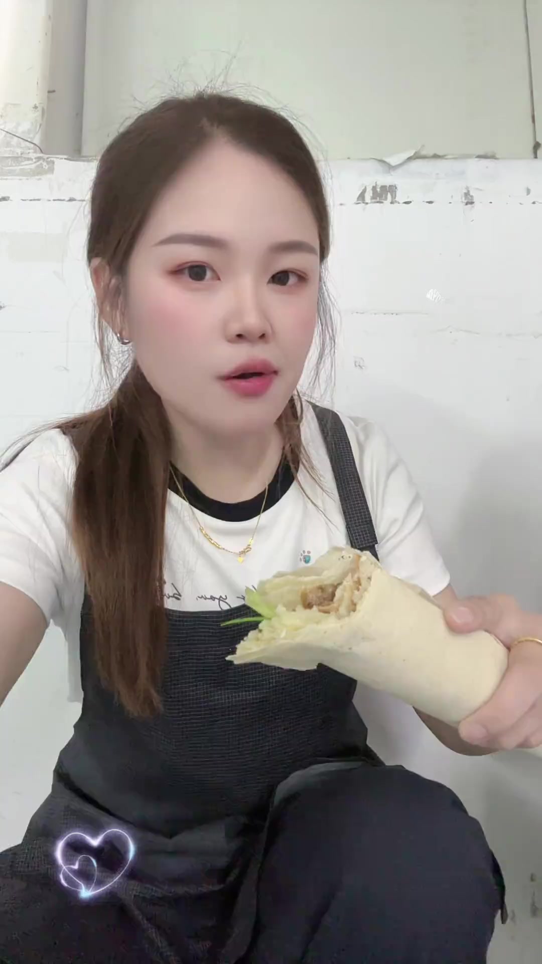 赣榆煎饼万物可卷,吃完就得干活!