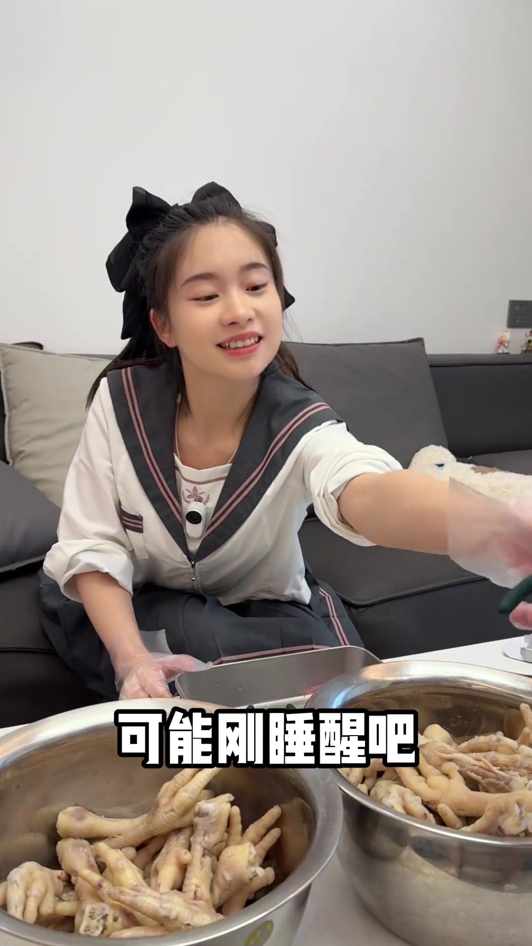 情侣炒菜创业vlog：柠檬百香果与蒜蓉辣酱无骨鸡爪等