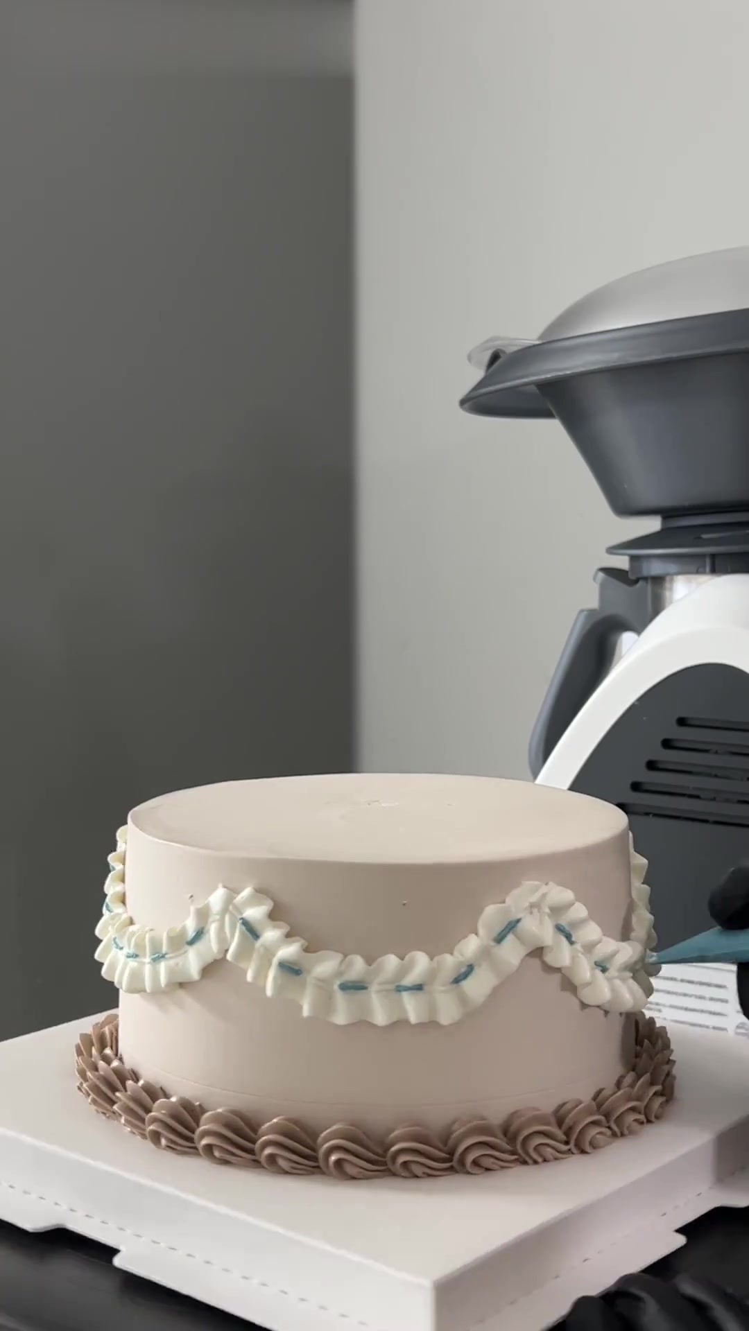 沉浸式制作达菲复古蛋糕