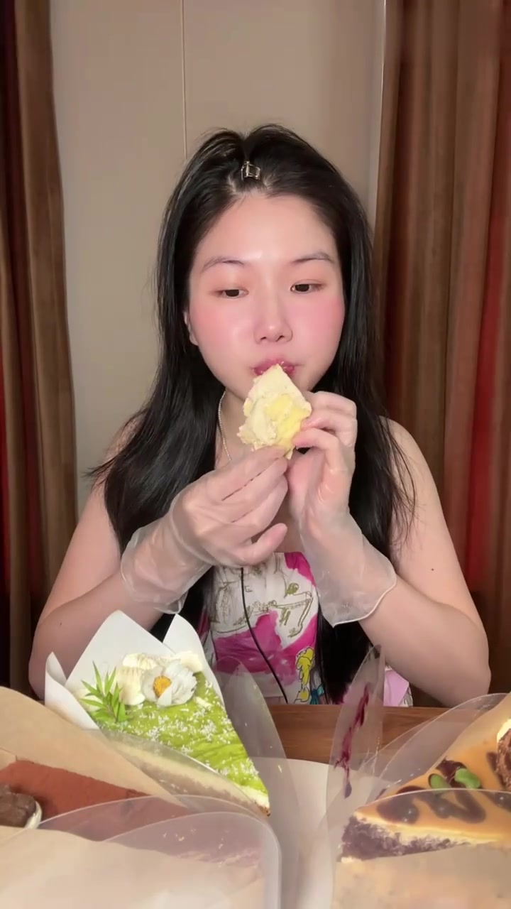 香甜诱人的八拼蛋糕!