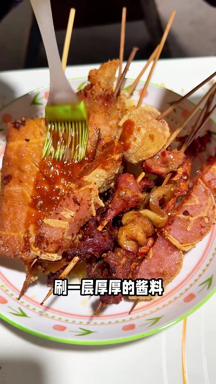 这哪是煎饼果子啊，这简直就是煎饼老子啊